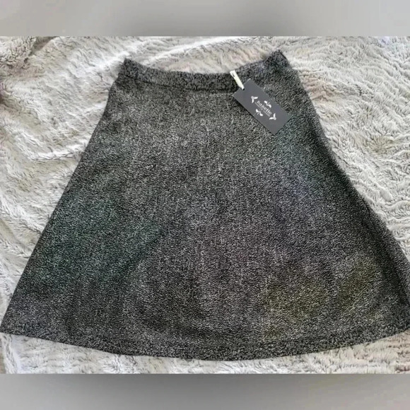 Nanette Lepore metallic shimmering skirt - Picture 1 of 7